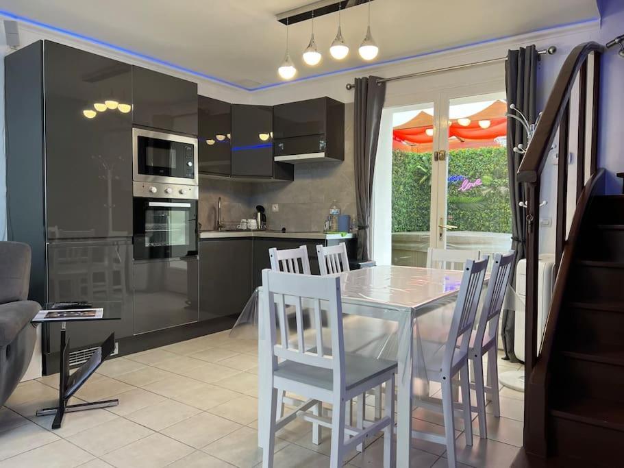Kings Villa Near Disneyland Reserved Only For Family With Kids Saint-Germain-sur-Morin Buitenkant foto