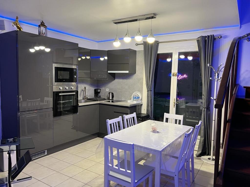 Kings Villa Near Disneyland Reserved Only For Family With Kids Saint-Germain-sur-Morin Buitenkant foto